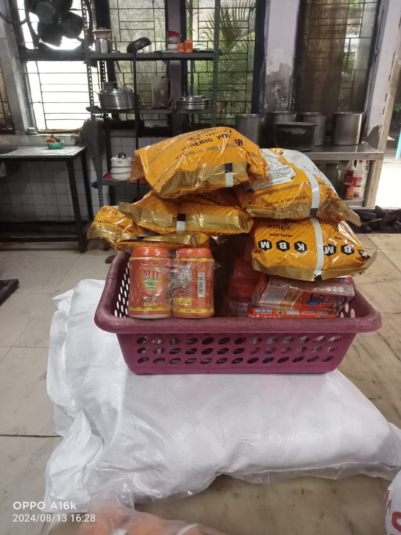 BajpaiDeepak's tweet photo. Thank u so much Ratna ji for donating 200 kgs of atta, thank u so much @CAVikash2 Vikash Khandelwal ji for getting 110 kgs of atta, and above all, our dearest @AnshulDuggal1 ji for donating 100 kgs of atta every month. 🙏🙏
#WarAgainstHunger
#BASOSoulKitchen https://t.co/3JxnJxHEDV