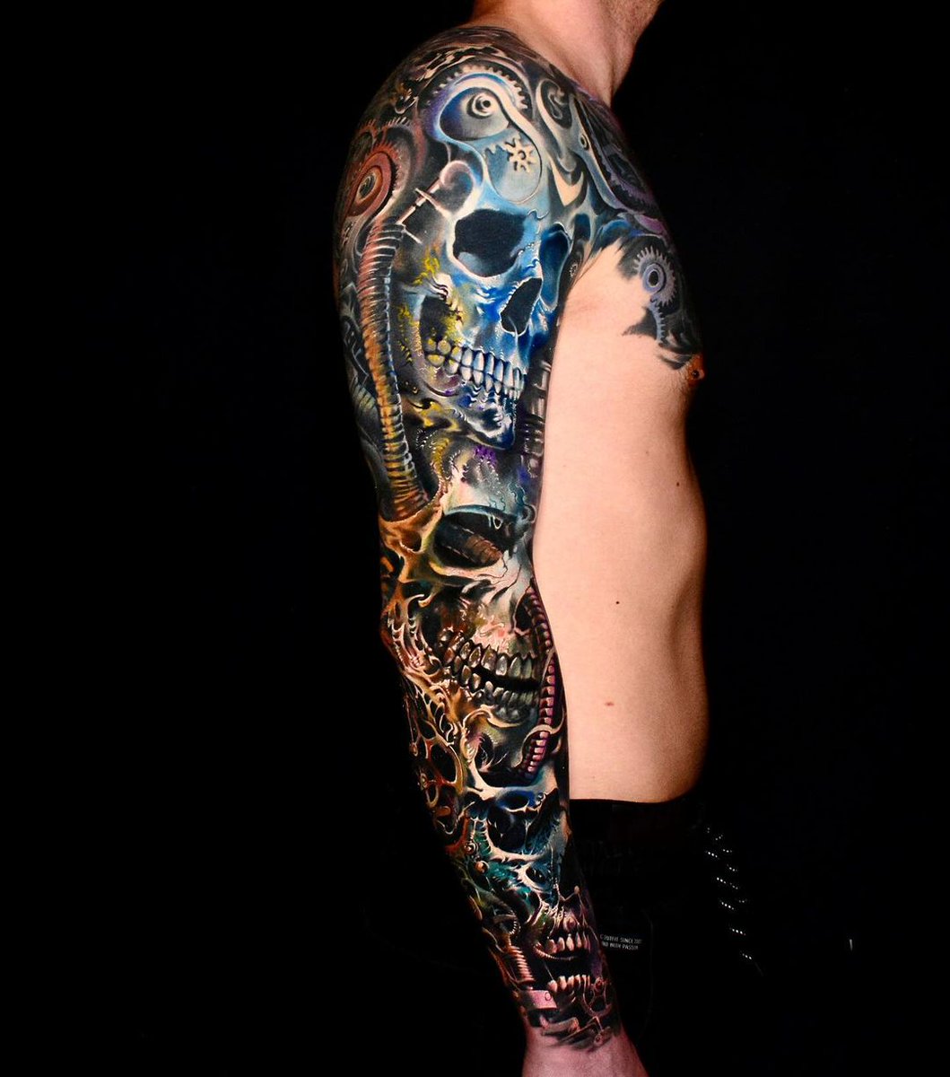 KillerInkTattoo's tweet image. Awesome biomechanical skull sleeve by Piotr Dedel with Killer Ink tattoo supplies! 

#tattoo #biomechanical #skull