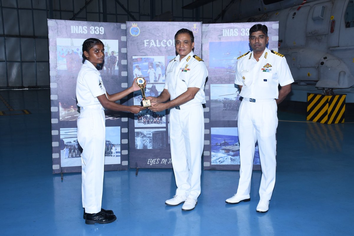 IN_GNA's tweet photo. Passing out ceremony for maiden agniveer batch of 71 #Agniveers including 11 women Agniveers alongwith 08 Artificer Apprentices was held at #INAS339 on 12 Aug 24. Priyanka Gandhi, AVR EMA was awarded the All-rounder trophy amongst all trainees.
@IN_WNC
@indiannavy
@DefPROMumbai https://t.co/hqEPdENBlp