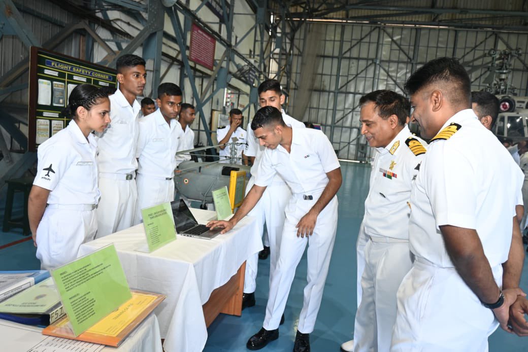 IN_GNA's tweet photo. Chief guest for the event, Captain Mukesh Joshi, RCAQA, #RAQAS awarded trophies, appreciated the technical projects by trainees and congratulated the squadron for training maiden agniveer batch successfully.
#AgniveerTraining
#AgnipathScheme
#IndianNavy
#NauSenaKeAgniveer https://t.co/5pJ5eG83yi