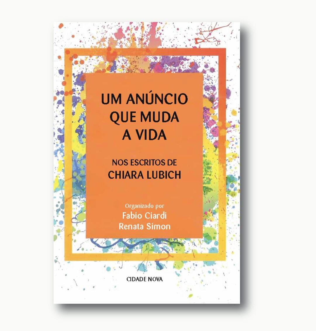 CidadeNovaEd's tweet photo. NOVIDADE Livro. 
O amor é naturalmente difusivo e é impossível conter o desejo de comunicar aquilo que descobrimos de bom e de verdadeiro. 
Disponível na loja online, aqui: https://t.co/hahxVgV3aJ 

#livro #cidadenova #focolares #chiaralubich #fabiociardi #renatasimon #vida https://t.co/PG36EPXM93