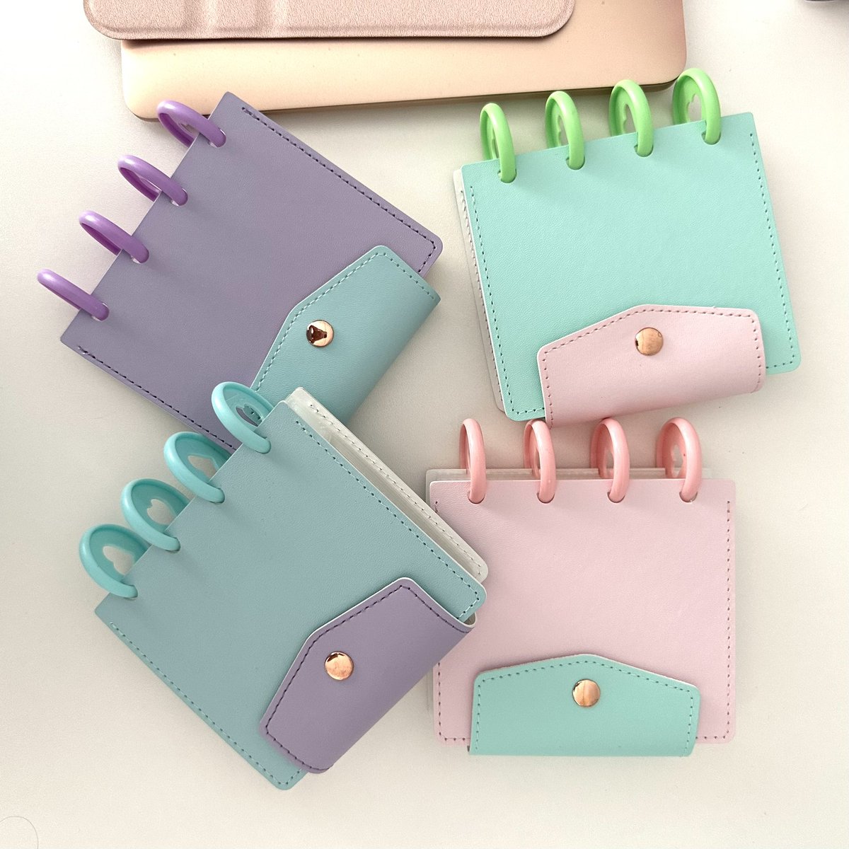 bymoirag's tweet photo. ⁺ .  ✧ ˚ ☁️ wts lfb ph ‘’ 
   🪞 Pastel 1p Collbook

    εїз : #bymoirag  
           ₱300
          
♡ pink, green, purple, blue
♡ 67mm x 92mm PP Sleeves
♡ 40pockets
♡ can fit small ducky toploader &amp; double sleeves 

‘’ dm/reply to order ! 𓂃༞♡ https://t.co/TmeSjbmdj2