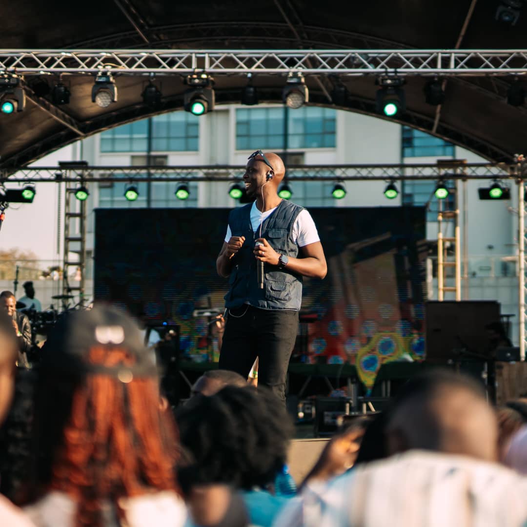 ThePompi's tweet image. We’re deeply grateful to the thousands of Malawians who joined us for an amazing day of worship and celebration with Maverick City and @kirkfranklin 🇲🇼. 

#KingdomTour