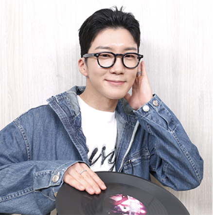 AlwaysLSH_PH's tweet image. [💚] HOONY NEW SCHEDULE: As MC with SamD &amp;amp; Jang Doyeon for new MBC show

📺 Music Adventure by Accident (ABA spin-off)
📆 Sun, Aug 18, EP1
ℹ️ Kian84, Pani Bottle, Yoo Tae Oh (main)
🥕program.imbc.com/Cast/MusicAdve…

#LeeSeunghoon_is_MyType 
#이승훈 #LeeSeunghoon 
@official_hoony_ #WINNER