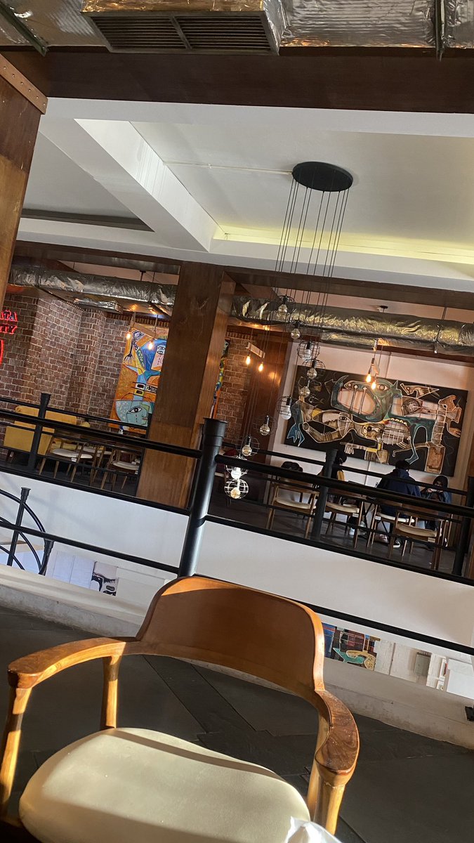 inisabil___'s tweet image. true aesthetic office😊