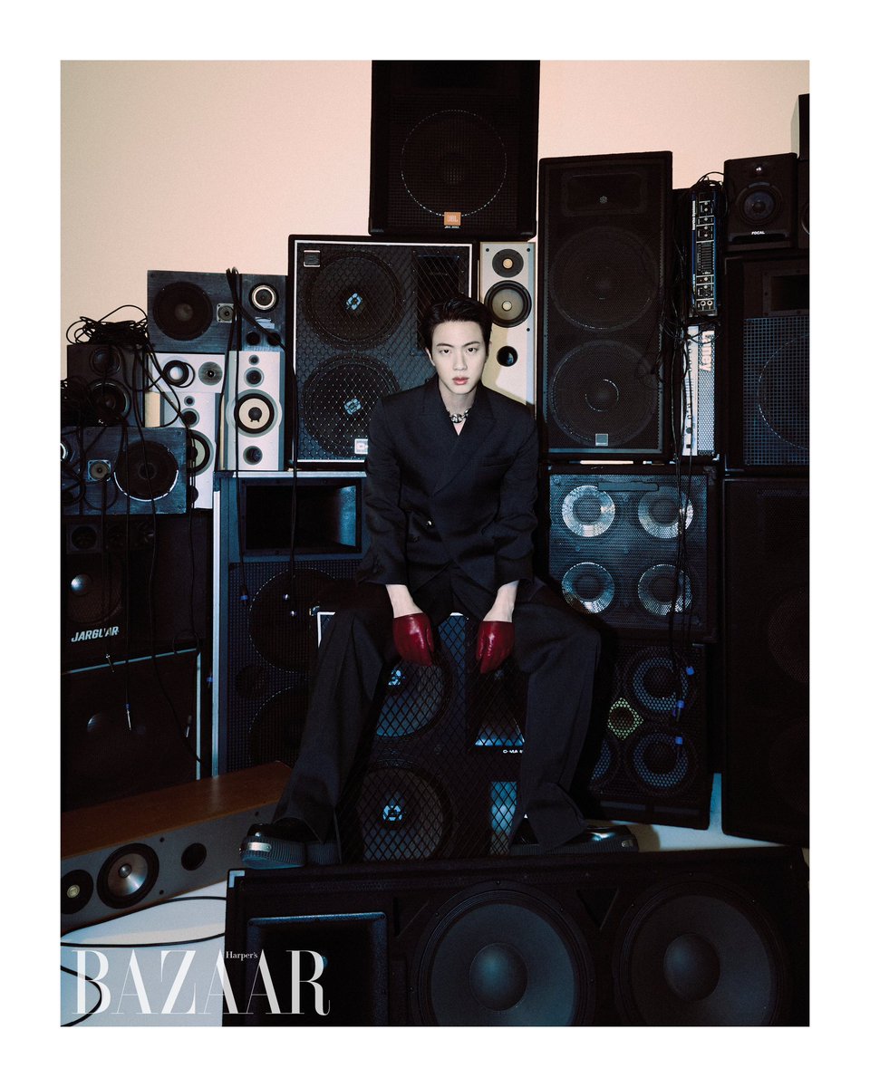 bazaarkorea's tweet image. #제작지원 #SeptemberIssue #CoverStory 

자신의 이야기를 담은 솔로 곡 작업과 구찌의 글로벌 앰배서더로, ‘행복’을 말하는 방탄소년단 진. 

#Rock 진의 새로운 면모,

커버에 이어 다양한 콘텐츠가 순차적으로 공개될 예정이니 기대해주세요. &amp;lt;바자&amp;gt; 9월호에는 또 하나의 ‘인사이드 커버’가 숨겨져