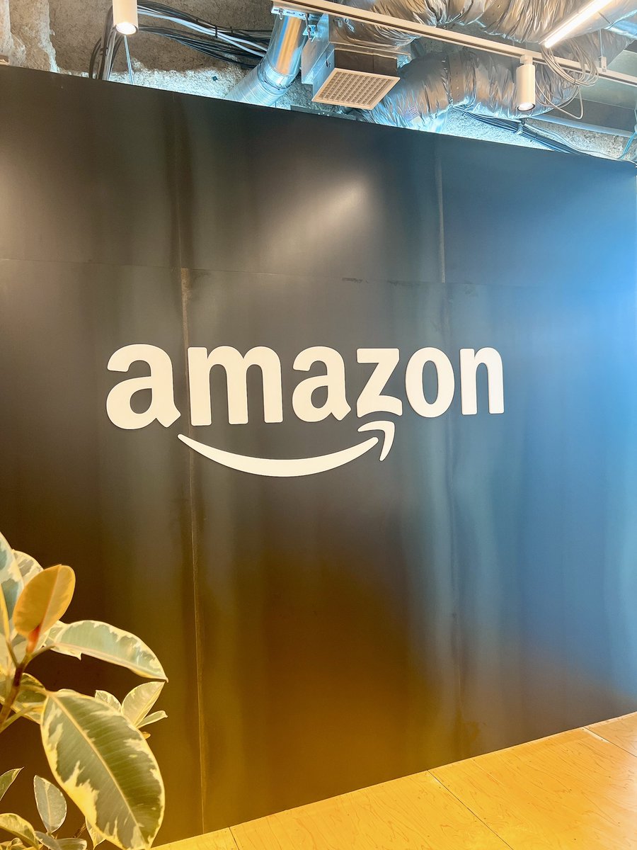 nao_enpg's tweet photo. ニンニクマシたところ恐縮ながら目黒のAWS Startup Loft来ました💻
AWSアカウントがあれば無料でコワーキングスペース使わせてもらえてめちゃいいです🉐
https://t.co/BXr74Bi6jm https://t.co/1BGCwy9Nf8