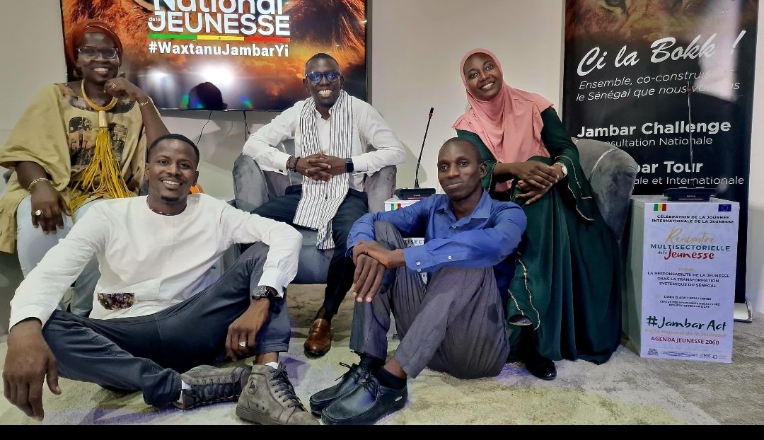 FatouMourate's tweet image. #Jambar Act
Bravo pour le challenge réussi de la Célébration de la Journée Internationale de la Jeunesse Massamba  et team 🙏🙏
Place a l'action ensemble c'est ce que je retiens de ce grand débat .
Ici représentante de Sunu'lab et photo de  Famille de  #Jeader