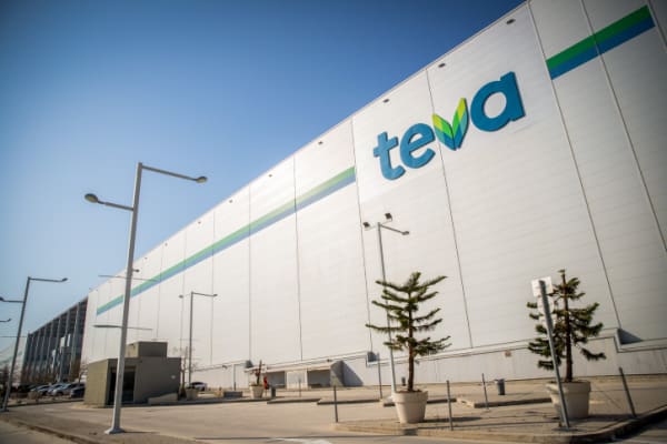 all_israel_news's tweet photo. Teva's strong Q2 2024 results signal financial turnaround after a decade of struggles
https://t.co/IPp2EHCnpA
#Israel #TevaPharma #Q22024 #NYSE #TASE #TevaPharmaceuticals #Economy https://t.co/itVG5NycBv