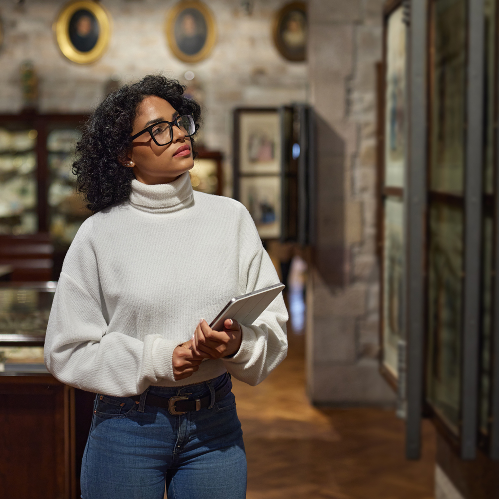 Imagine admiring art in a gallery but unable to take it with you. With ARTEX pens, you can hold that beauty in your hands. Inspired by the National Palace Museum's collections, our pens blend historical elegance with modern luxury, offering sophistication and craftsmanship.