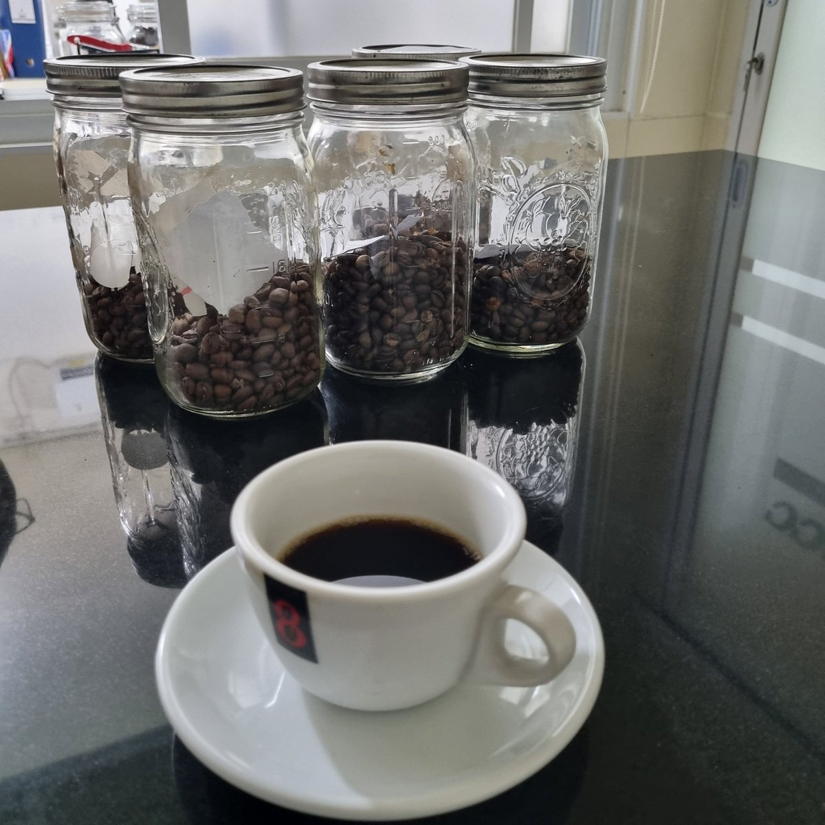 PrasterPeter's tweet image. Jangan putus asa, selagi masih ada si hitam