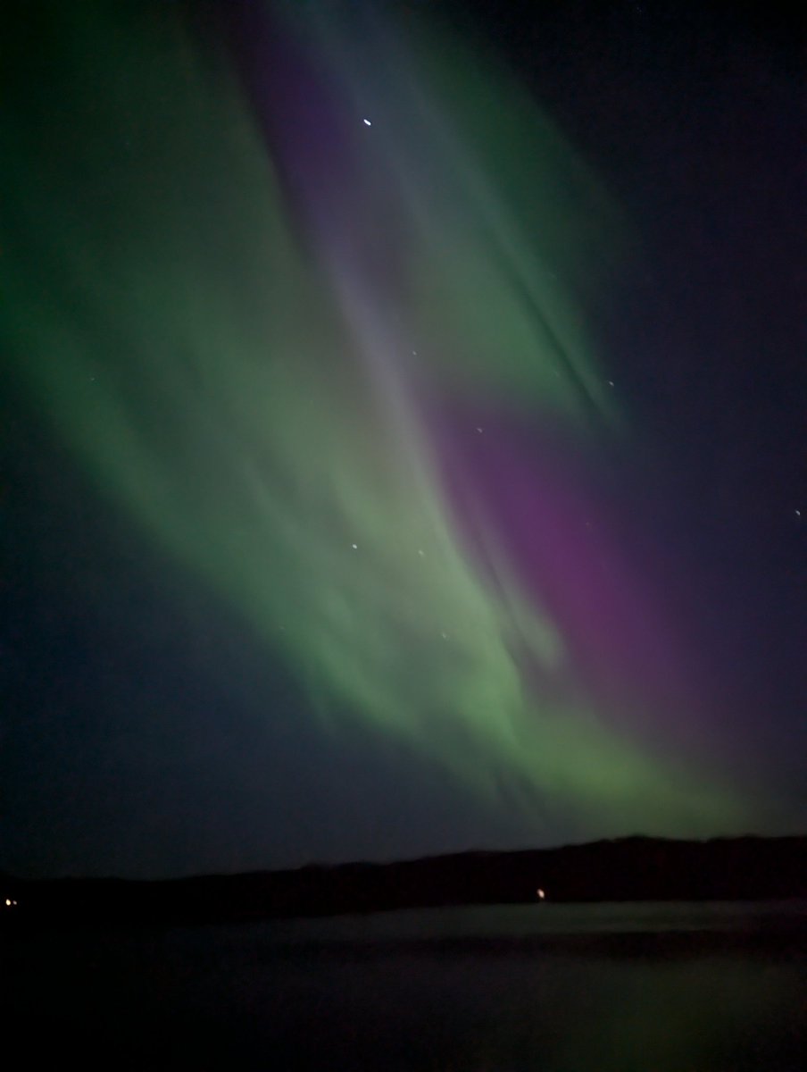 henry_b58's tweet photo. Northern Lights in Finland last night https://t.co/sWjOFpFbKh