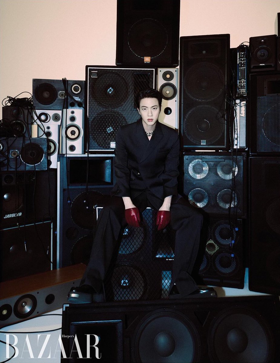 seokjin_th's tweet image. Bazaar Korean #SeptemberIssue (1) #CoverStory @bazaarkorea

จิน แห่ง @BTS_twt พูดถึงความสุขในฐานะโกลบอลแอมบาสเดอร์ของ @gucci และแผนงานโซโล่ที่บอกเล่าเรื่องราวของตน

#Rock จินกับภาพลักษณ์ใหม่

JIN FOR BAZAAR KOREA 
#JinxHarpersBazaar 
#JinxGucci