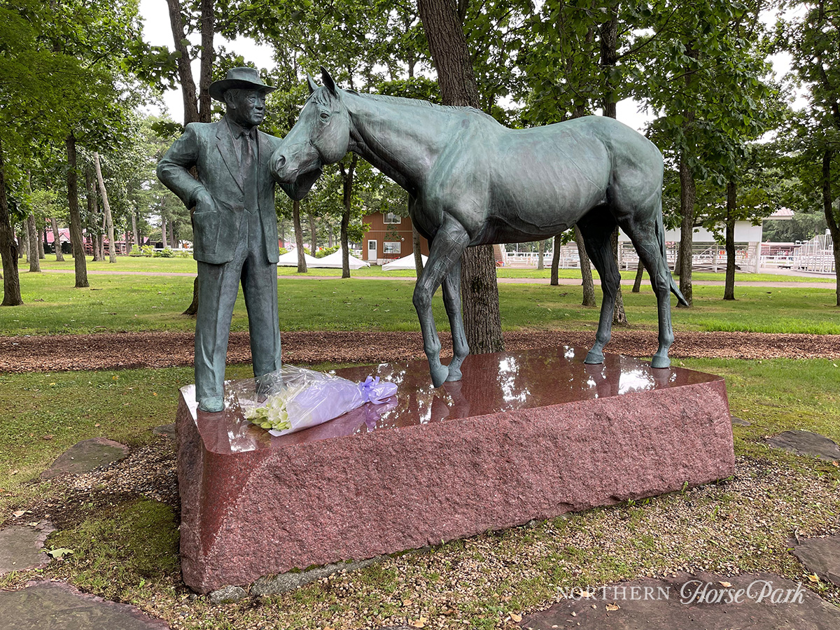 社台グループの創業者 故・吉田善哉の命日である本日8/13は、観光ひき