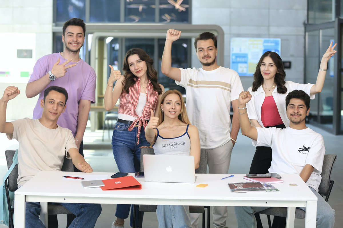 AGÜ'ye Hoş Geldiniz 😊

2024-YKS yerleştirme sonuçlarının açıklanmasıyla birlikte aramıza yeni katılan öğrencilerimizi tebrik edip, başarılı bir üniversite hayatı geçirmelerini diliyoruz.

Ayrıca yeni öğrencilerimizi yorum kısmına bölüm ve sıralamalarını yazmaya davet ediyoruz.😉