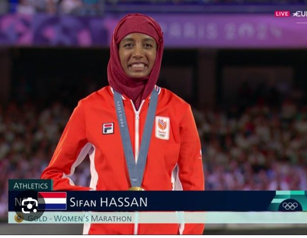 Cheeeh
La Frce, seul pays au mde à interdire à ses athlètes voilées de concourir, se retrve à médailler d'or sur son sol Sifan lors de sa cérémonie finale aux yeux du mde entier pr la seule et unique épreuve à ê récompensée à ce momt-là.
Et y en a tjrs qui ne croient pas en Dieu!