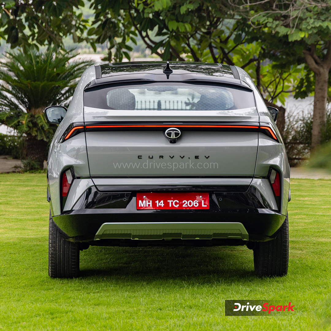 DrivesparkTamil's tweet image. டாடா நெக்ஸான் இவி-யை செம்ம அழகா இருக்கு.. டாடா கர்வ் இவியின் அழகை ரசிக்க ரெண்டு கண்கள் போதாது. இதோ அக்காரின் படங்கள்.
.
.
#TataCurvvCoupeSUVEvReview #TataCurvvCoupeSUVEV #evreview #tatacurvv #tatacurvvev #curvvev