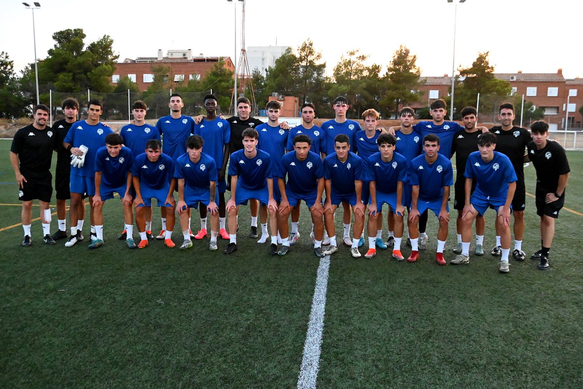 FutBaseCES's tweet photo. 🏃 El 𝗝𝗨𝗩𝗘𝗡𝗜𝗟 𝗔 es posa en marxa!

✅ L’equip de @AmilaAlbert ja acumula entrenaments i treball per a preparar la nova temporada

#AMQM | #FutBaseCES https://t.co/sIijw5FmZs