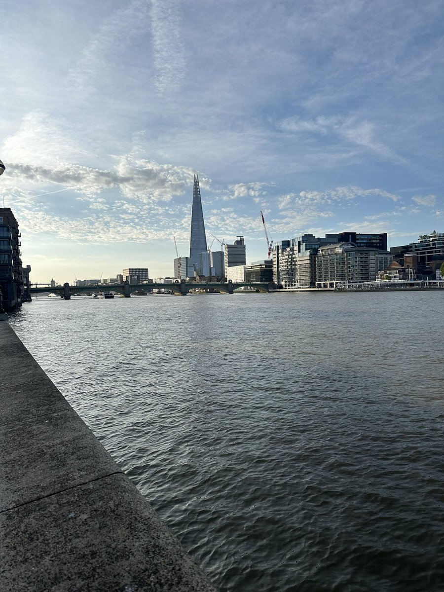 Lovely river run this morning in #Londontown despite the fact I managed to ignore my fellow runner <a href="/nickpaternofca/">Nick Paterno</a> this morning. Sorry Nick 🫣😫🏃‍♀️