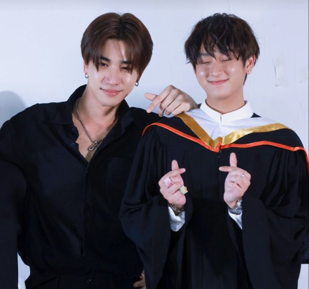 Although they are on their own paths now, I hope that Chimon will get better and they will walk together again in the future. The way they look at each other and the way they treat each other are special🖤💛
#เพิร์ธชิม่อน 
#PerthChimon 
#PerthTanapon 
#ChimonWachirawit