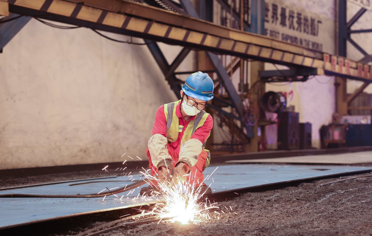TaizhouCity's tweet photo. 🚢 Big moves in #Taizhou! Local shipbuilders have secured a contract to construct four large-scale ammonia carriers (#VLAC) worth $440 million. Set for delivery between 2028 and 2029, this deal highlights Taizhou's emerging strength in the global #shipbuilding market. https://t.co/5XBFzIJ3bJ