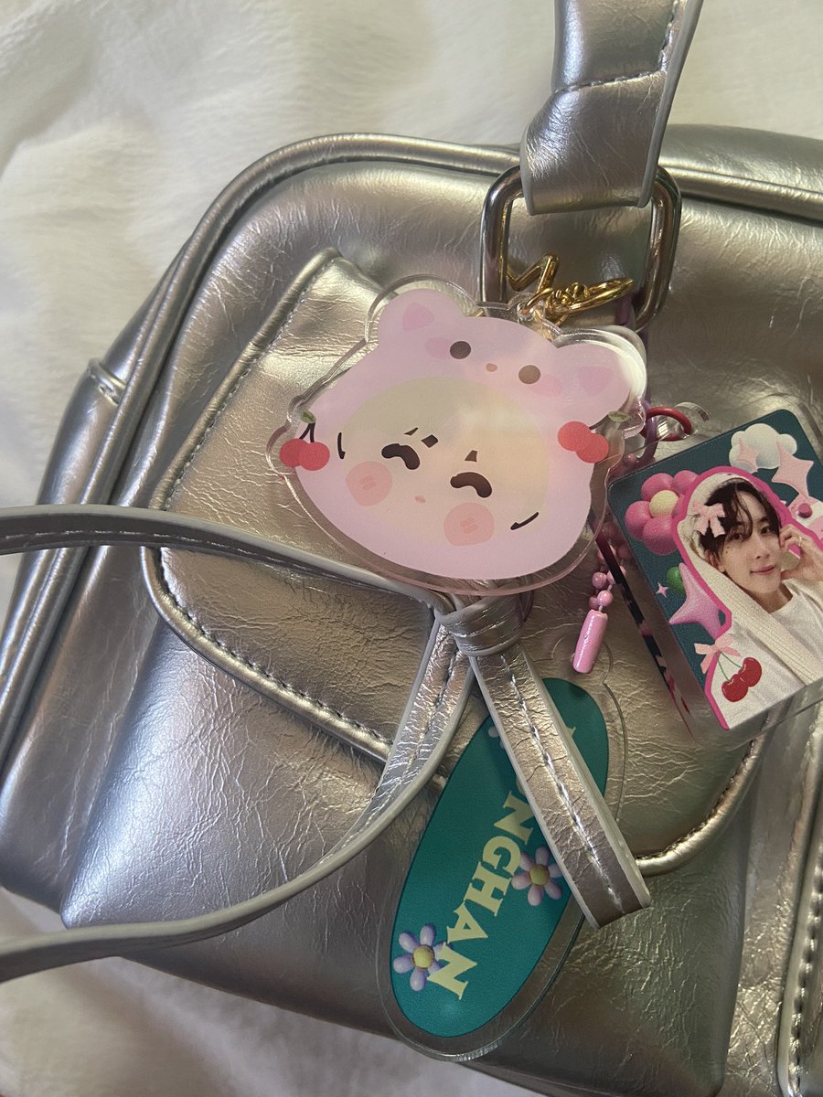 astheriellle_'s tweet photo. love mail!  ˚₊‧꒰ #rielmails ꒱‧₊˚

finally~ it arrived safely!! thank you so muchh po @notashiantee for this cutieee scoups anik anik super bagay shea sa bag ko eueueue next time po ulit ^^ #notashiantee_feedback https://t.co/bIKggc4VII