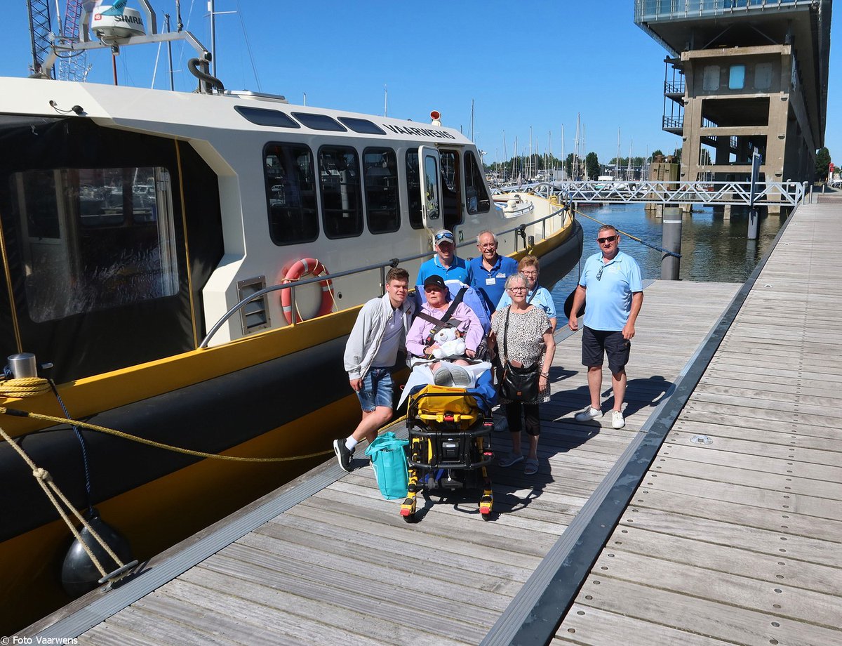 Vaarwens 1371 op 12-08-2024: Een zonovergoten dag. Onze gast Monique (geb. 1975), haar moeder Nellie, haar vriend Peter én haar zoon Jimi. Een warm welkom volgt.

Link: bit.ly/3SOCvuZ