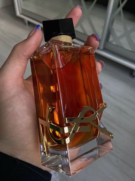 xoxoceles's tweet photo. ysl libre le parfum https://t.co/TX6Tqhffjm