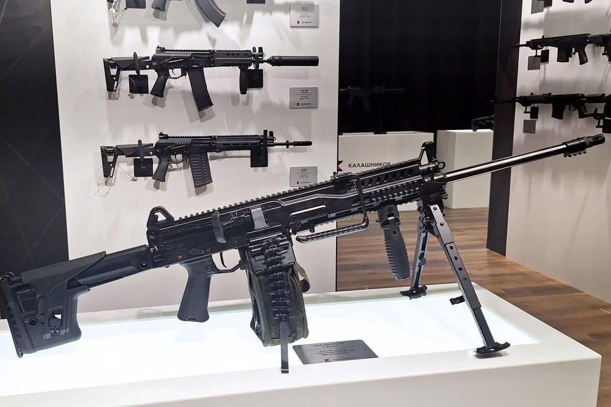 TheGreyPatriot_'s tweet photo. 🇷🇺 Close-ups of new Kalashnikov Concern 2024 version of RPL-20 5.45mm LMG as presented on ongoing Army2024 expo.
#Russia #Russian #Russians #Today #Army2024 #Military #Army #Tactical #Expo #RPL20 #LMG #Machinegun #Kalashnikov https://t.co/GJxJ9QVdyp
