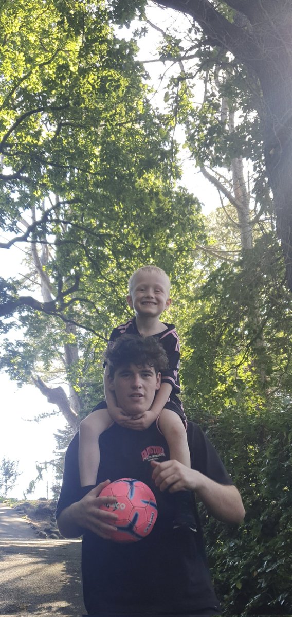 katie Curwood tweet media