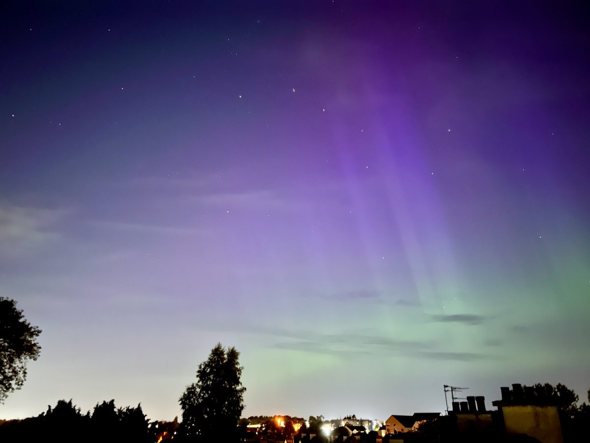 TheDailyScrum's tweet photo. The Aurora over Baillieston last night.  Good to catch it this early.  Not as strong as the last one but good to see it. https://t.co/shjBm4C6ew