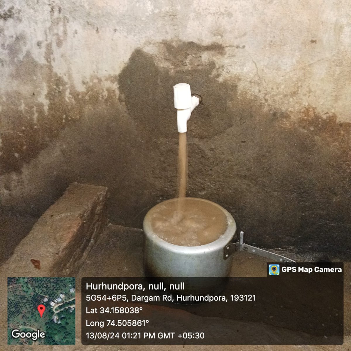 bhatarif82's tweet photo. Urgent: The drinking water at Government Middle School, #Hurhundpora, is reportedly unsafe. Immediate action is needed to ensure it meets health standards and protects students and staff. #PublicHealth #SchoolSafety @DCBaramulla @Office_JKBoSE @Hassanwanii @RuhullahMehdi https://t.co/ZjCp0EoBP1