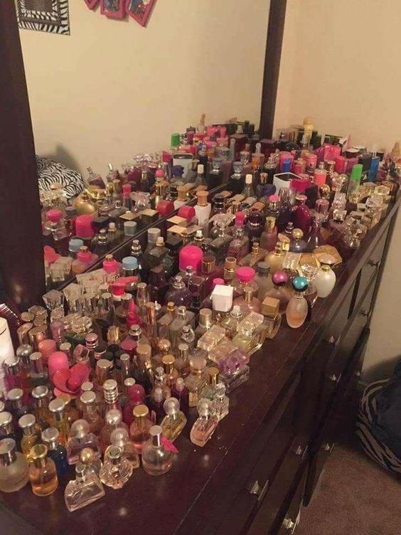 xoxoceles's tweet photo. perfume goals https://t.co/9AySqPLlr3