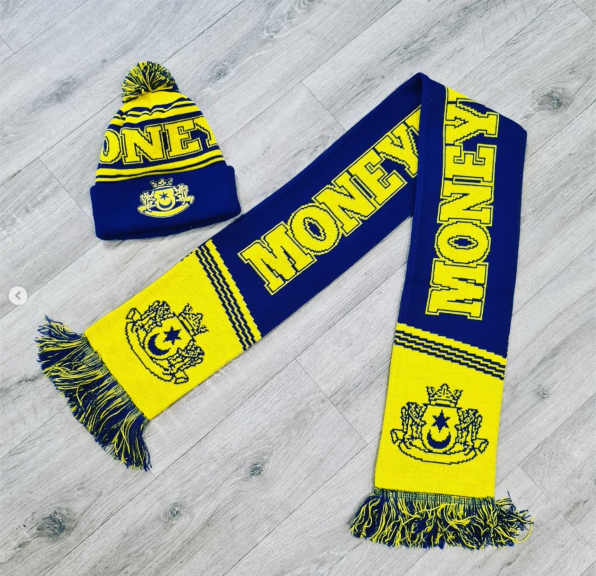 goat_teamwear's tweet image. Style meets performance with MJM's custom pom beanies. Keep warm while repping your team's logo or name. Your unique style, your way. #CustomBeanies #GameChangers #MJMStyle