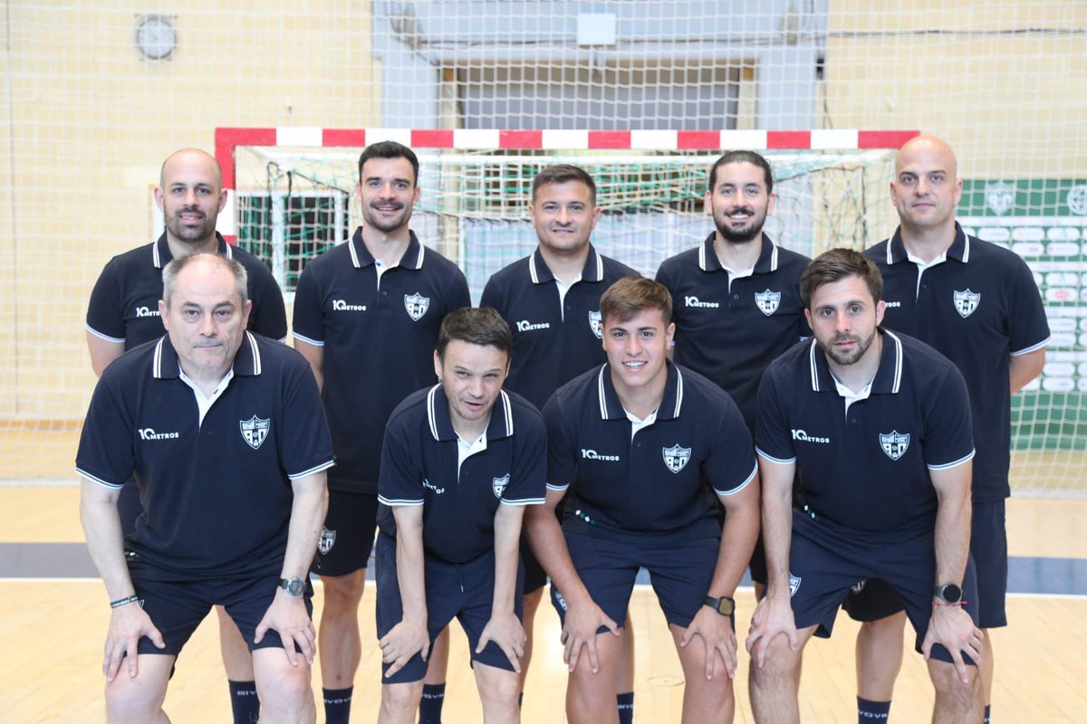 CordobaFutsal's tweet photo. ⚽️ ¡Vuelta a Vista Alegre! Nuestra primera plantilla ha retornado en la matinal del martes a pista. Primera sesión de trabajo con balón para los chicos de @emasantoro.
#PrimeraDivisionFS #CordobaPatrimonio https://t.co/RyXk5Lpbua