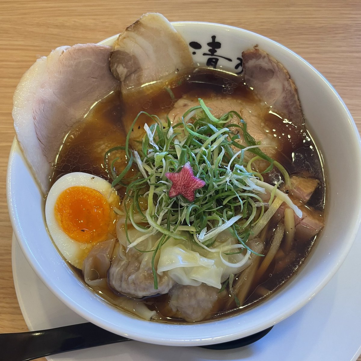 riko93993126's tweet photo. …
明日からお盆休みの めっけもん広場で あらかわの桃🍑ゲットしてきました♪
桃のパフェ食べて🍑
清乃さんで美味しいラーメン🍜食べて イケメン店主さんにも会えました☺️
げんまんさんの元気なお顔も拝見できて🥰
今日の和歌山ツアー100点満点💮

#めっけもん広場 #藤桃庵 
#和dining清乃 #げんまん https://t.co/Ug09HqM5aW