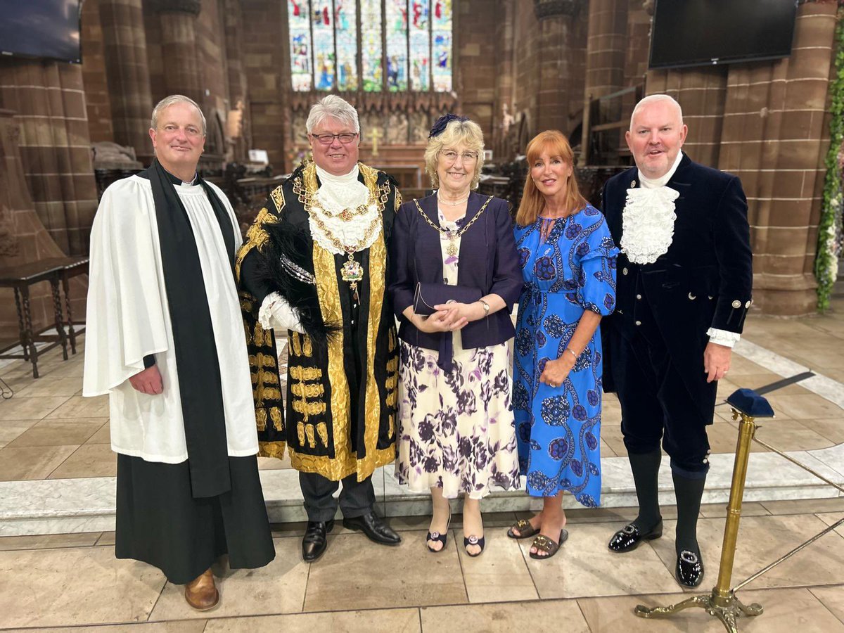 I had the pleasure of attending as High Sheriff of the West Midlands, the Lord Mayor of Birmingham's Civic Service. It was a lovely occasion which was filled with a sense of reverence and community spirit. The service, hosted by the Lord Mayor at St Martin in the Bullring, was a