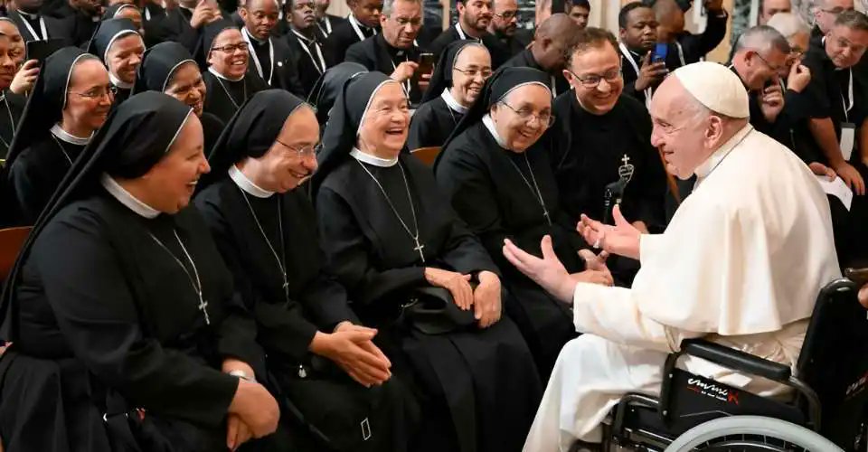 UCANews's tweet image. Pope Francis reminds us that God won't judge by our degrees, but by how we care for the poor. True spiritual discernment involves listening, courage, and choosing love. #PopeFrancis #CareForThePoor #FaithInAction #ChristianValues
ucanews.com/news/lifes-fin…