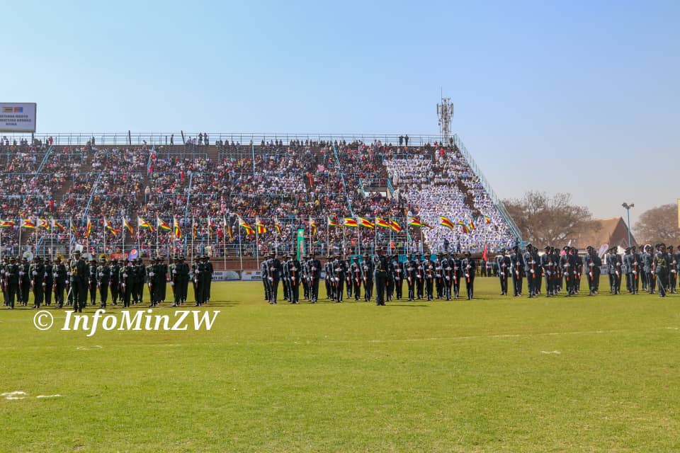 ttgono's tweet image. Mwana wese ku Rufaro Stadium for the Defence Forces Day Celebrations!
 Its a packed stadium for the celebrations themed; &quot;Guaranteeing a Conducive Environment for Attainment of Vision 2030&quot;.
#DefenceForcesDay2024