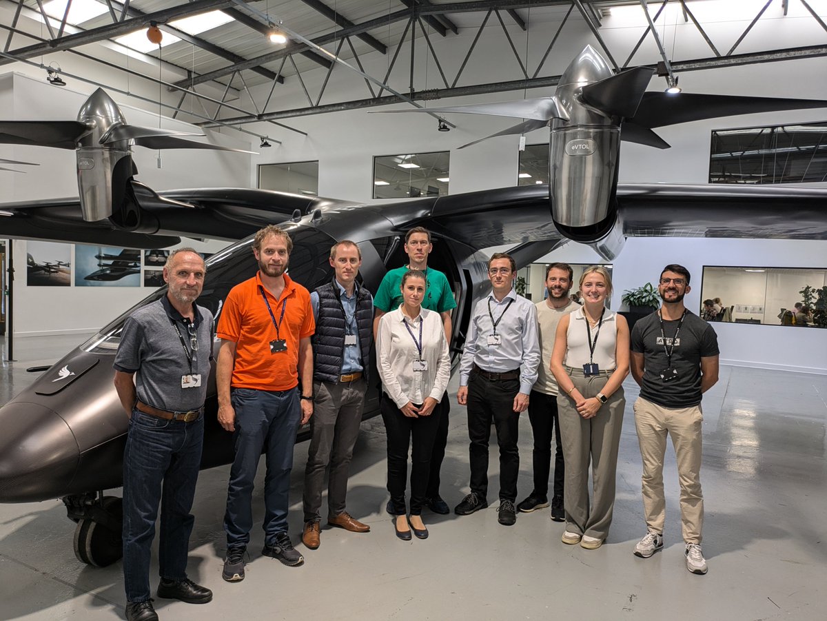 OperA_Sesar3's tweet image. OperA Vertical cluster recently held a successful integration demo in Bristol to demonstrate how future functionalities from Honeywell, Frequentis, and Skyports Infrastructure can be integrated into the Vertical Aerospace aircraft to improve air traffic and flight plan management