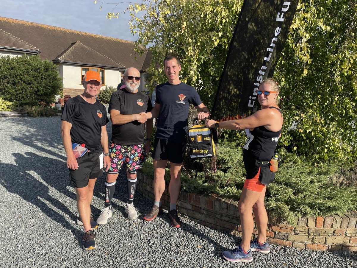 On Sunday we were delighted to present more vital life saving equipment , this time to <a href="/Mrjj321Matt/">matt jordan</a> of <a href="/TrailBossRun/">TrailBossRunning</a> 
We have provided a grant and sourced this equipment which will support the safety of runners at future events.

<a href="/LondonHearts1/">London Hearts</a> 

#supportingsportinourcommunity