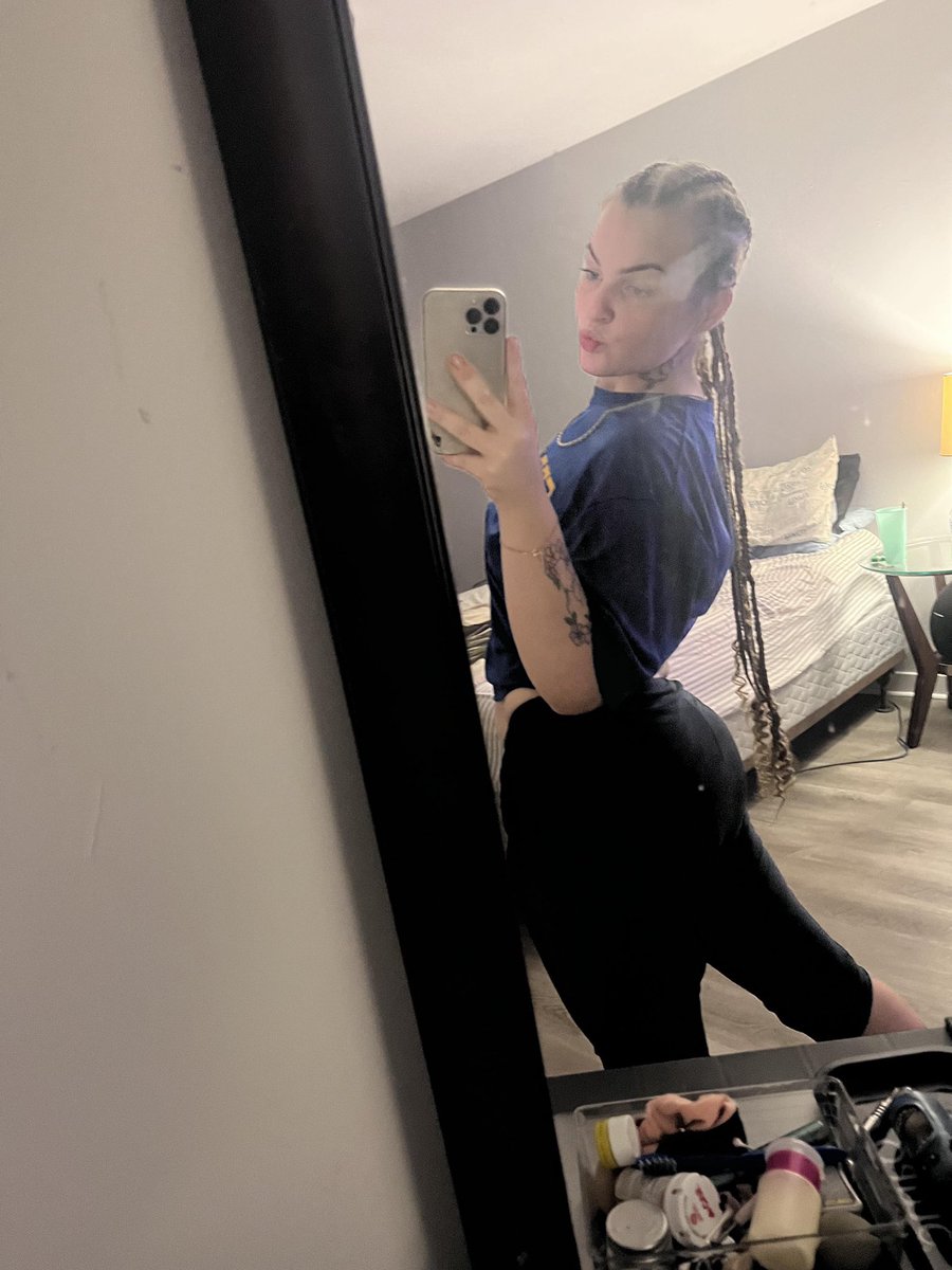 b00tiebckup's tweet photo. 2$ off up to 15$ 5$ off 15$+ 😽

Offering cheap facetime/ sessions/ and dropbox DM me for my menu 🥰👅 #buyingcontent #selling_content #dickrate #cockrate #horny #sext #sexting #nudes #nsfwtwt #sex #pussy #findom #cumtribute #cumslu https://t.co/ee7drxbsKo