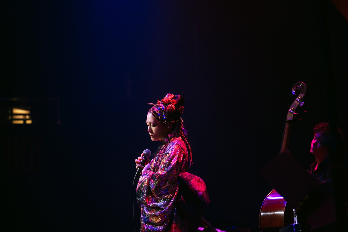 mikiki_tokyo_jp's tweet photo. 【ライブレポート】
柴咲コウが最愛のファンへ幸せな気持ちを届ける――意外な一面もさらけ出したバースデーライブ東京公演
https://t.co/LcYGrsQhqL

#柴咲コウ #SAKIWAI
@ko_shibasaki @VictorMusic https://t.co/tQezm5wZz0