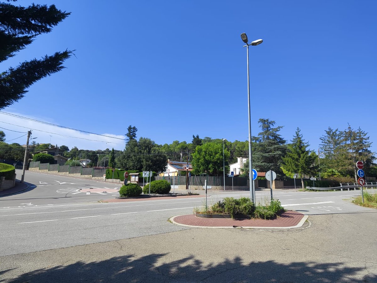 comarcamoianes's tweet image. 🚌A partir del 🗓️#2set i fins que durin les obres de la ctra. entre #Calders @CaldersCat  i #Artés, l'autobús de les línies Manresa-Castellterçol i Manresa-Monistrol de Calders, pararà a l'accés a la Guàrdia des de la N-141c (vegueu foto)

➡️Nous horaris 👇ccmoianes.cat/media/reposito…