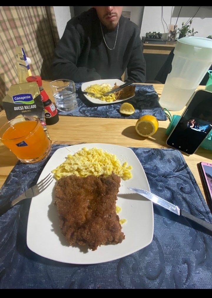 Esperando la serieee
#nadiedicenada 
#Luzu
#bolido