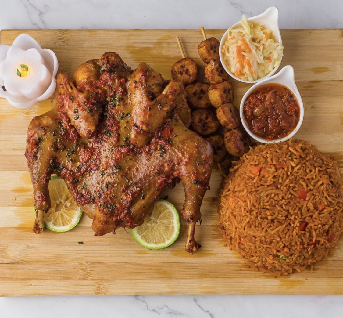 Big_Rossie_'s tweet image. What is missing here?