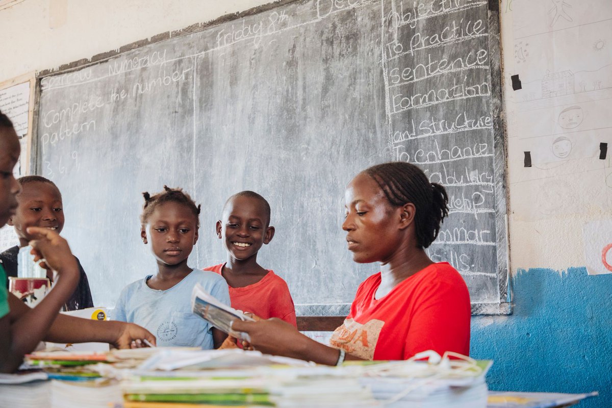 Education is key to transforming the future of Sierra Leone. With your support, we can break down barriers and provide the tools and resources necessary for students to succeed.
Join us in making a difference and donate to EducAid today - buff.ly/3PkIoNK 🇸🇱