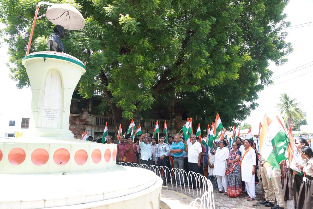 આજ રોજ ભાદરણ ગામે હર ઘર તિરંગા અભિયાન અંતર્ગત ગ્રામ પંચાયત કચેરી દ્વારા ચૂંટાયેલ પદાધિકારી શ્રી અને કર્મચારી શ્રી ઓ ની ઉપસ્થિતિ માં તિરંગા યાત્રા નું આયોજન કરવામાં આવ્યું. ગ્રામ જનો એ ઉત્સાહ ભેર ભાગ લીધેલા ની ઝલક ..
<a href="/CMOGuj/">CMO Gujarat</a> 
<a href="/CollectorAnd/">Collector and DM Anand</a> 
<a href="/DDO_Anand/">DDO Anand</a> 
<a href="/Dhavalsinh811/">Dhavalsinh Solanki</a> 
<a href="/BorsadTdo/">Tdo Borsad</a>