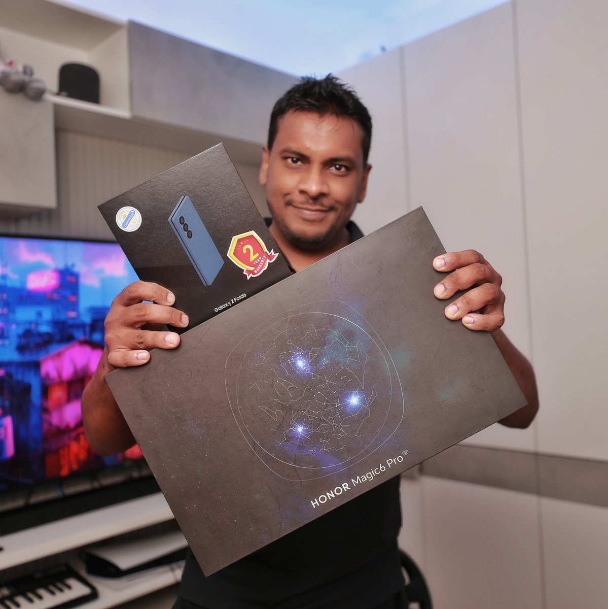 Honor Magic 6 Pro Gaming එකයි Galaxy Z Fold 6 එකයි.. වීඩියෝ එකට කලින්, විස්තර බලන්න ChanuxBro.com එකට එන්න.