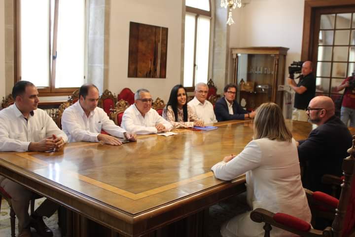 Nos recibió Vicepresidente de la Diputación de Lugo, Efrén Castro Coloto. Constatamos fuertes lazos de amistad que unen a los pueblos de #Galicia y de #Cuba.